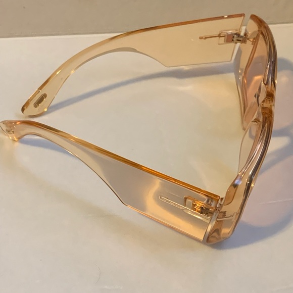 Authentic Tom Ford transparent peach sunglasses - Picture 5 of 7